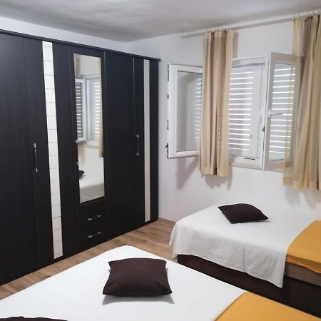 Apartment Slavica Трогир Екстериор снимка
