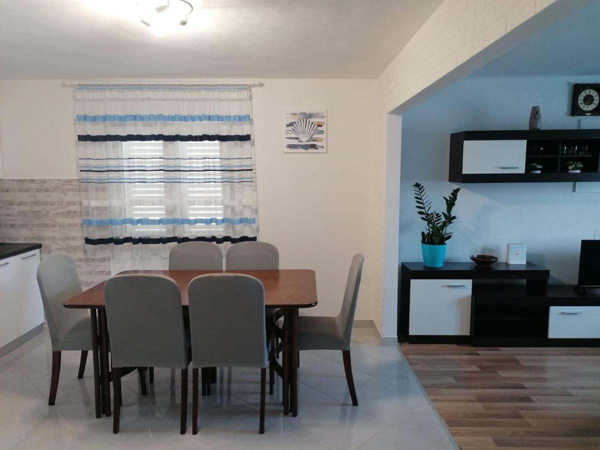 Apartment Slavica Трогир Екстериор снимка