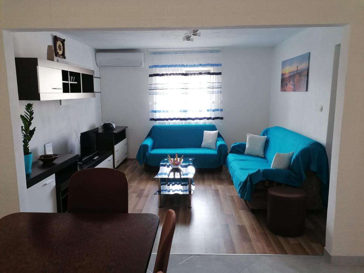 Apartment Slavica Трогир Екстериор снимка