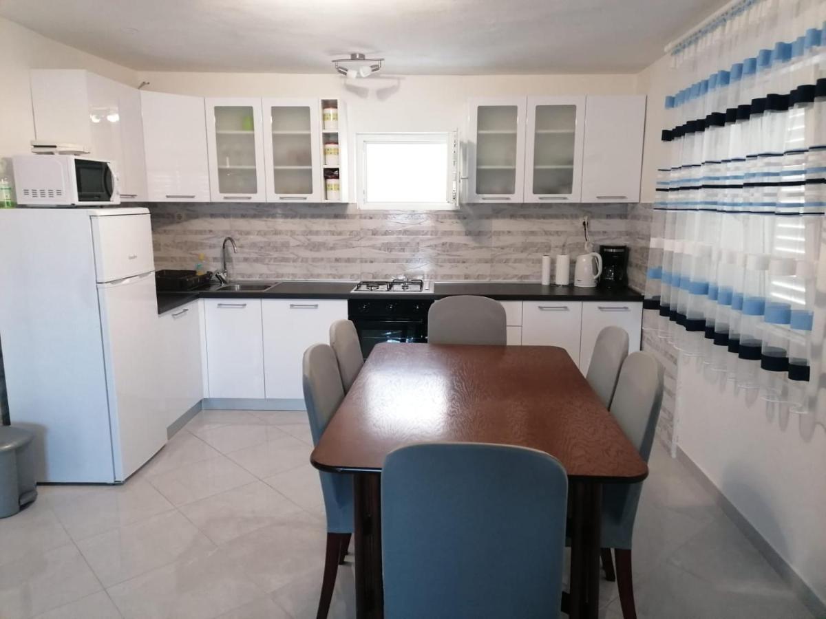 Apartment Slavica Трогир Екстериор снимка