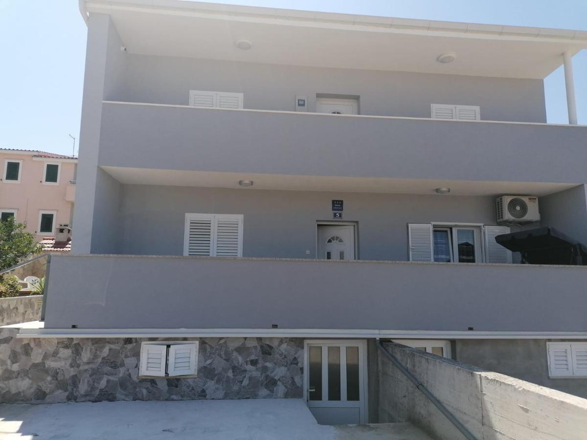 Apartment Slavica Трогир Екстериор снимка