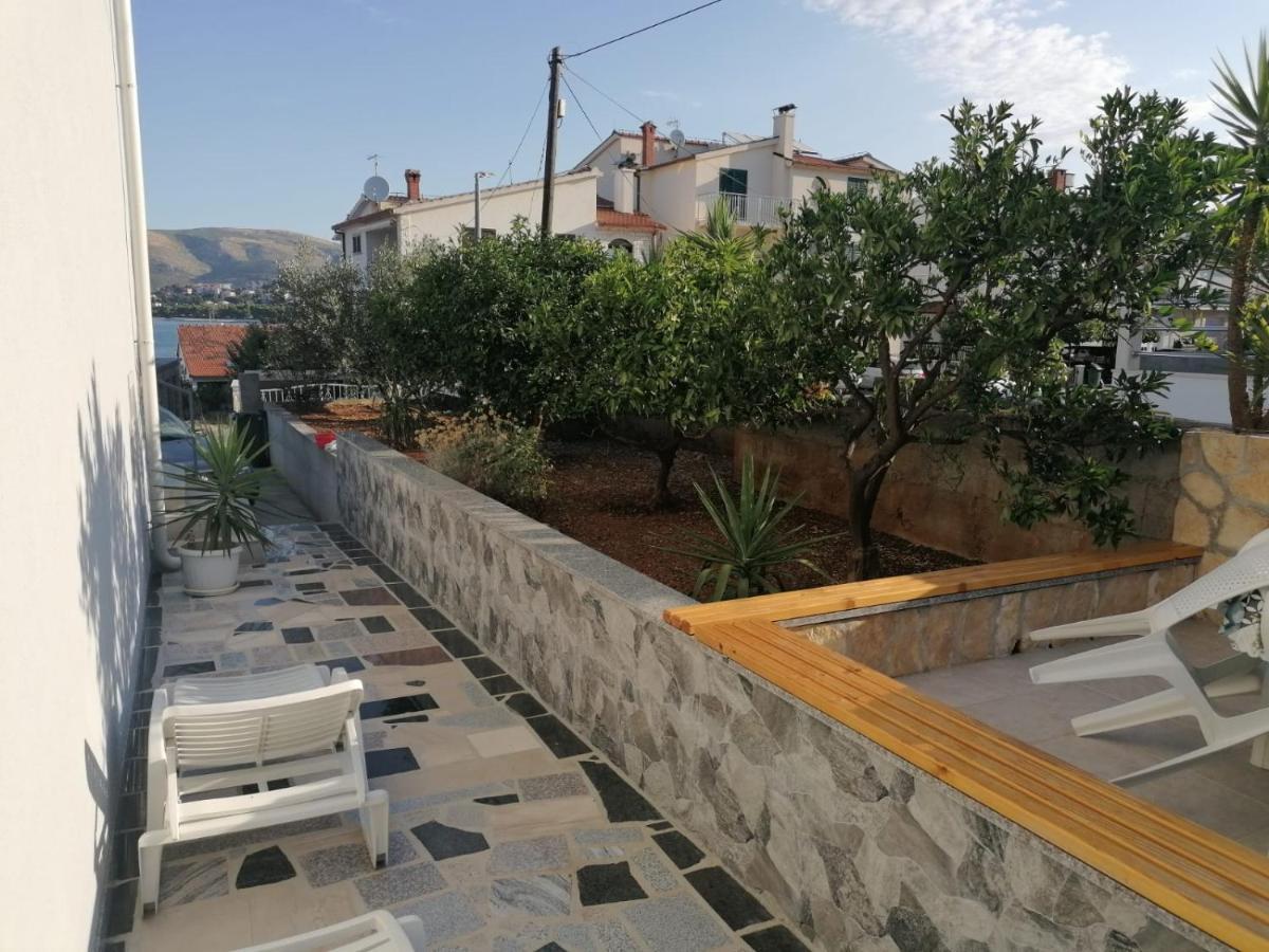 Apartment Slavica Трогир Екстериор снимка